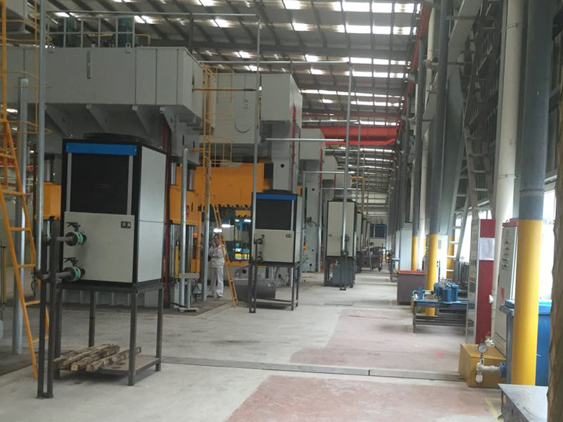 油(yóu)冷机应用在液压机(jī)上